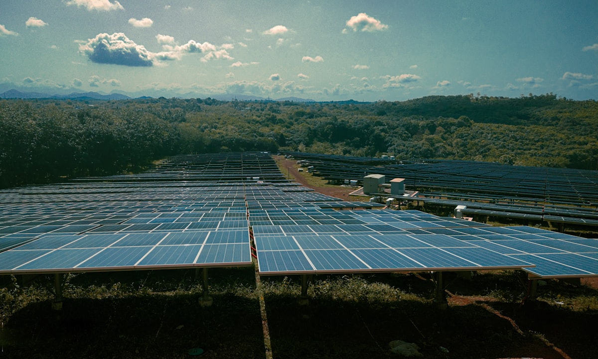 Durée de vie et dégradation des panneaux solaires : à quoi s'attendre sur 25-30 ans